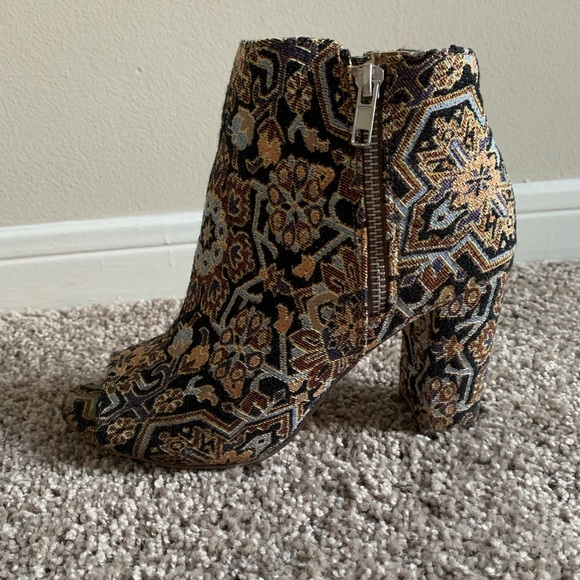 Candie's Shoes - Open toed booties
